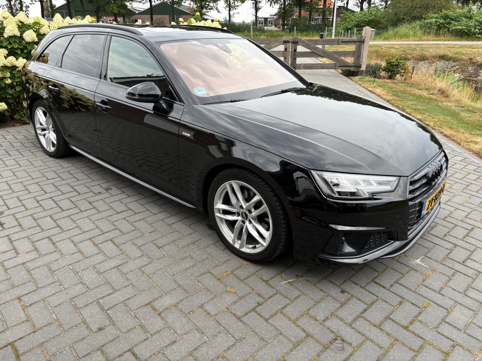Audi A4 Avant 40 TFSI MHEV Automaat 3x S-line Black Optic, Auto's, Audi, Zwart, 1984 cc, A4, Zwart