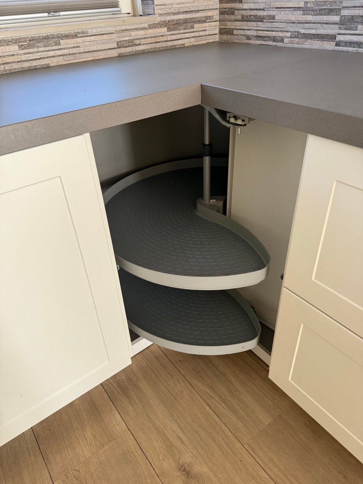 Foto 15 van Moderne witte keuken met Bosch apparatuur