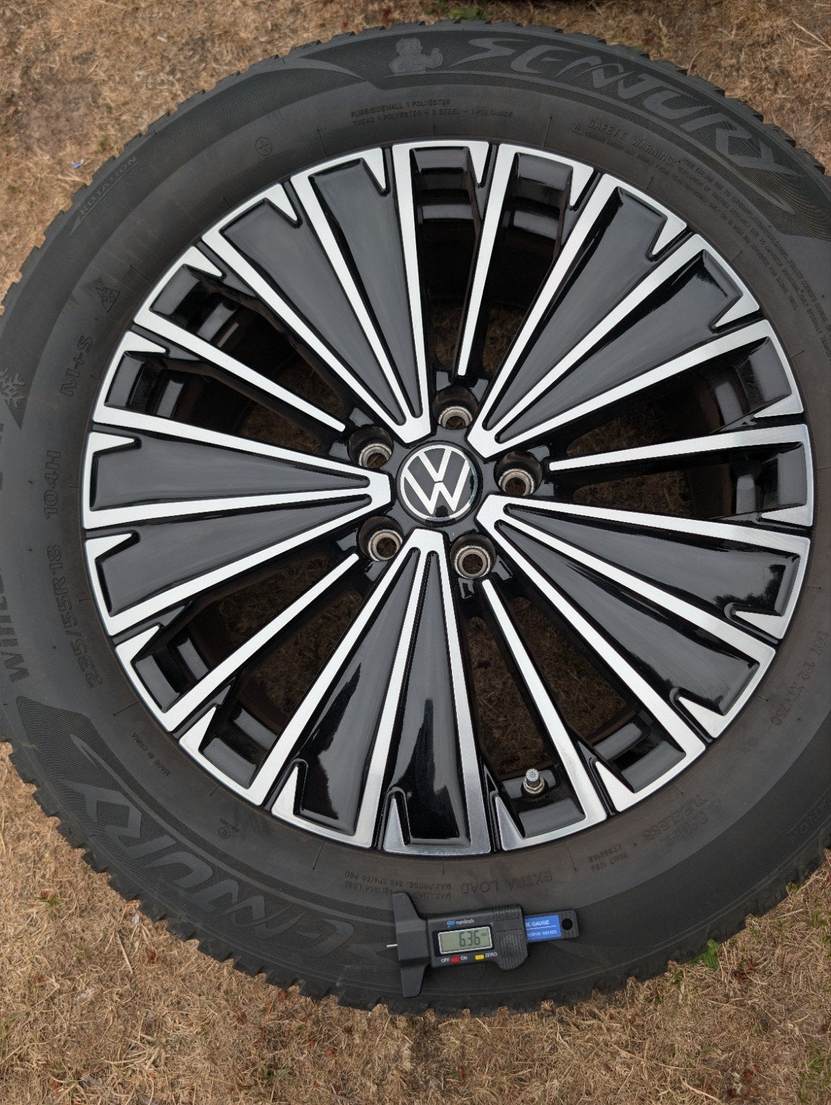Prachtige 18inch bicolor Volkswagen Tiguan winterset, Ophalen, 18 inch, Banden en Velgen, Winterbanden