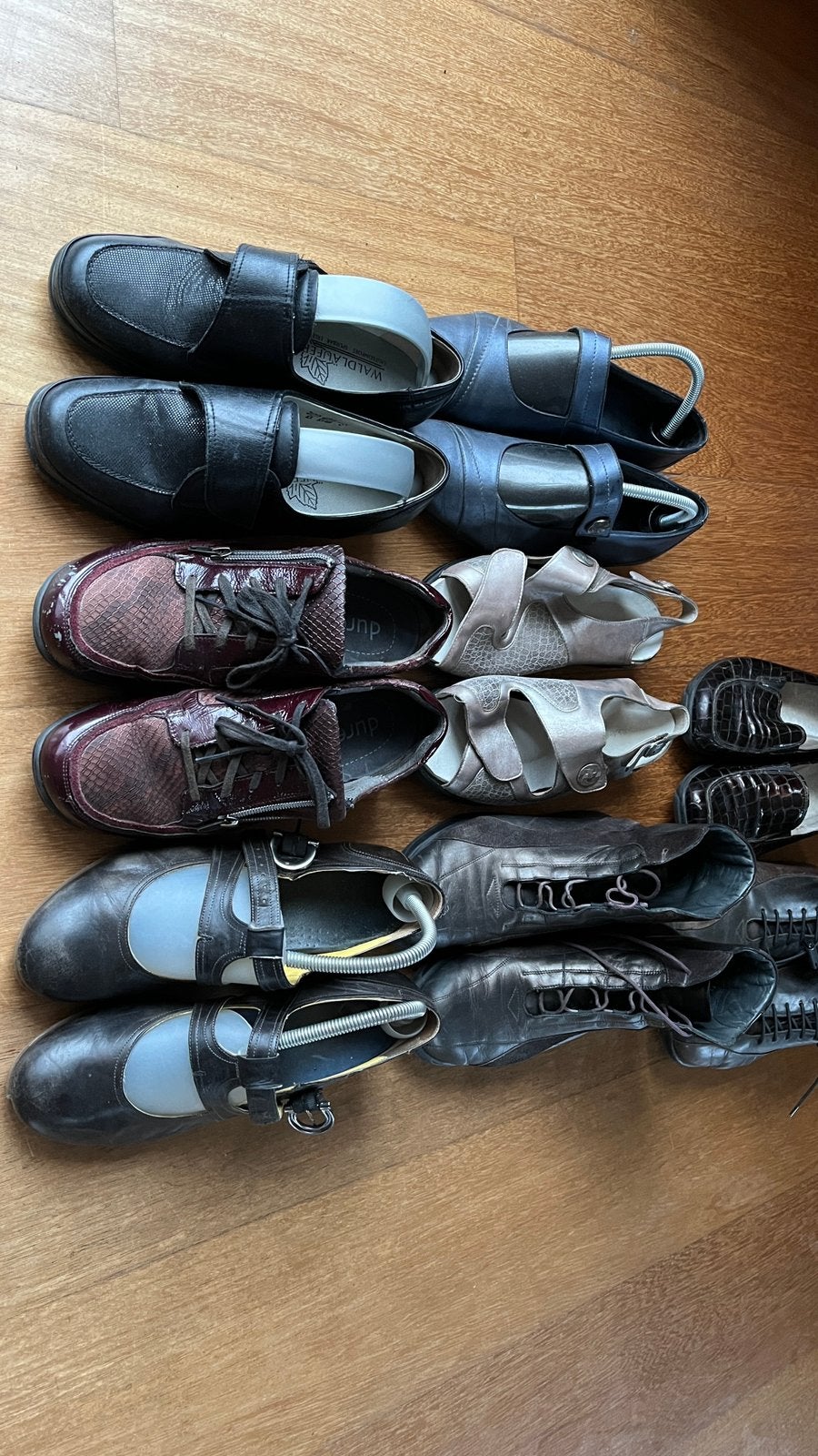 6 paar schoenen Durea, Solidus, Waldlaufer, Ophalen, Zo goed als nieuw, Zwart, Sneakers of Gympen