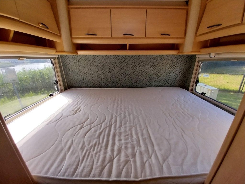 Foto 14 van TEC Rotec Leuke starters camper met 2 grote zonnepanelen !!