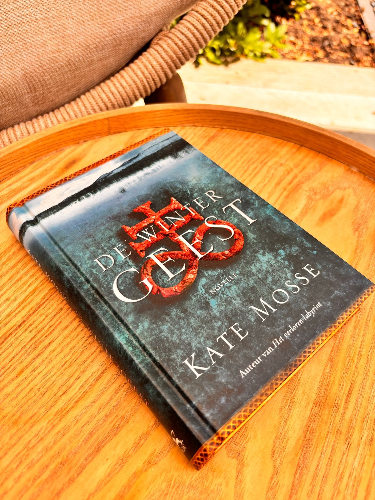 De Wintergeest - Kate Mosse, Ophalen of Verzenden, Zo goed als nieuw, Europa overig