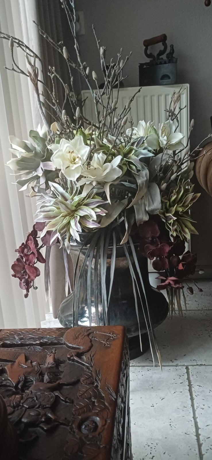 Set van 3 potten en 2 bloemstukken, Gebruikt, Inclusief decoratie, Ophalen of Verzenden, Metaal