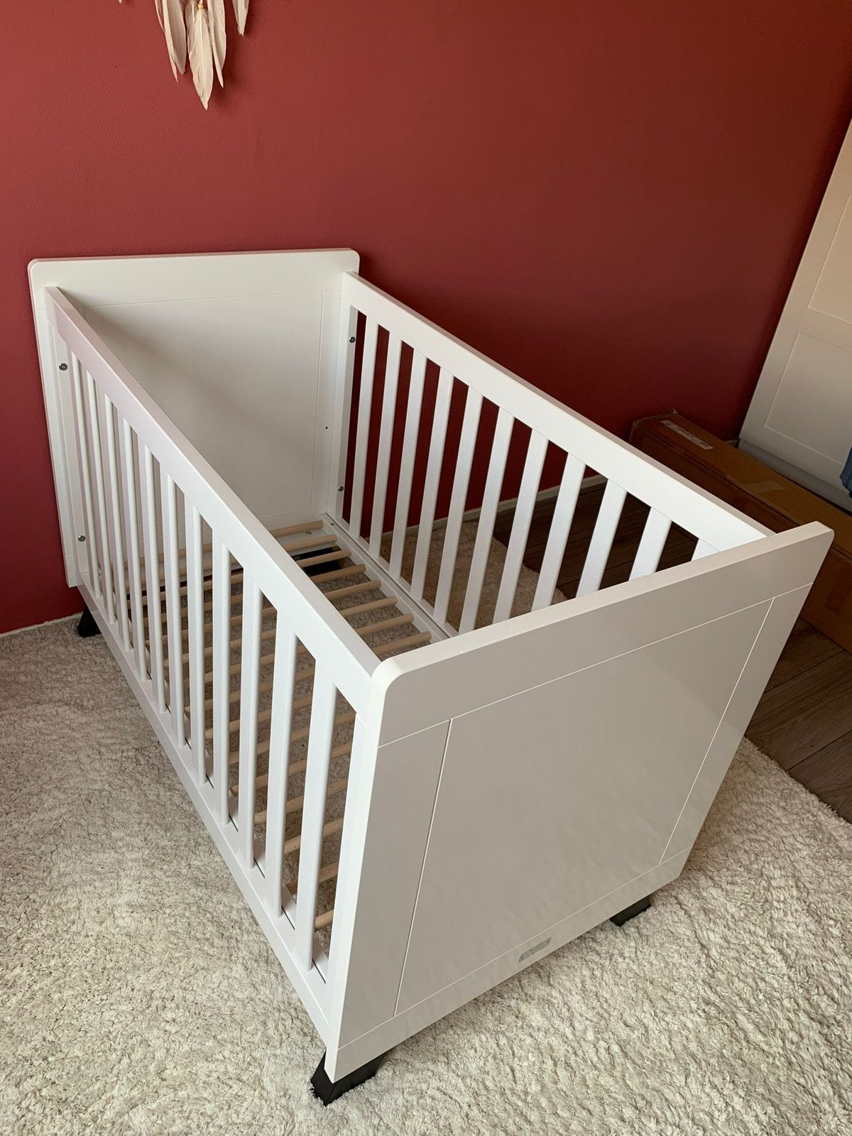 Ledikant en commode wit/zwart Bopita Juno, Ophalen, Zo goed als nieuw, Jongetje of Meisje