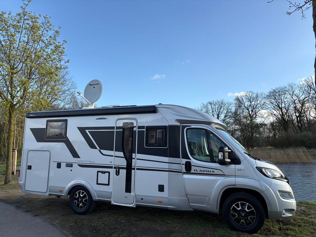 Adria Compact Supreme DL, automaat, elek.fietsdrager schotel, Caravans en Kamperen, Campers, Automaat, Ringverwarming, Fiat, Luifel
