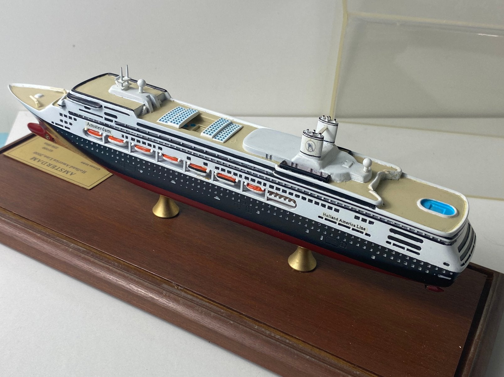 AMSTERDAM-modelschip-Holland Amerika Line-1:900-zie fotos, Ophalen of Verzenden, Motorboot, Schaalmodel