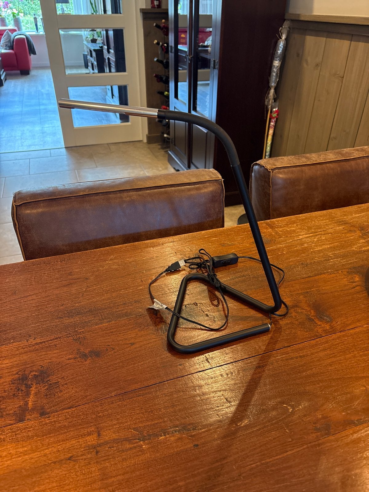 Moderne Zwarte Bureaulamp met USB-aansluiting, Gebruikt, Overige merken, Overige fittingen, Ophalen of Verzenden
