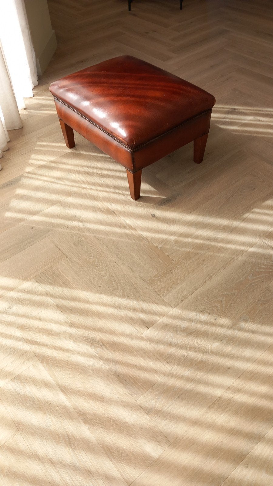 Schapen lederen hocker, Ophalen, Zo goed als nieuw, Vierkant, 50 tot 75 cm