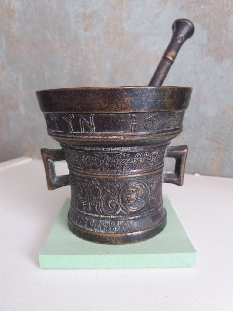 Antiek vijzel met stamper 1623, Ophalen of Verzenden