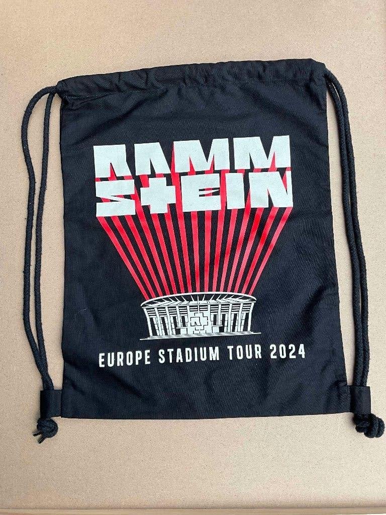 Rammstein rugtas Tour 2024 originele merch, Nieuw, Ophalen of Verzenden, Rammstein rugtas Tour 2024 originele merch, REGINA