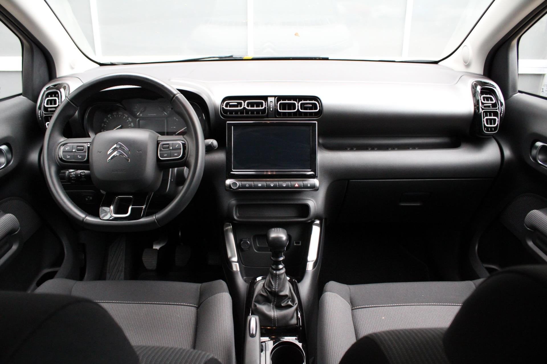 Citroen C3 Aircross 1.2 PureTech Shine Pack Business, Auto's, Voorwielaandrijving, Stof, Zwart, Wit