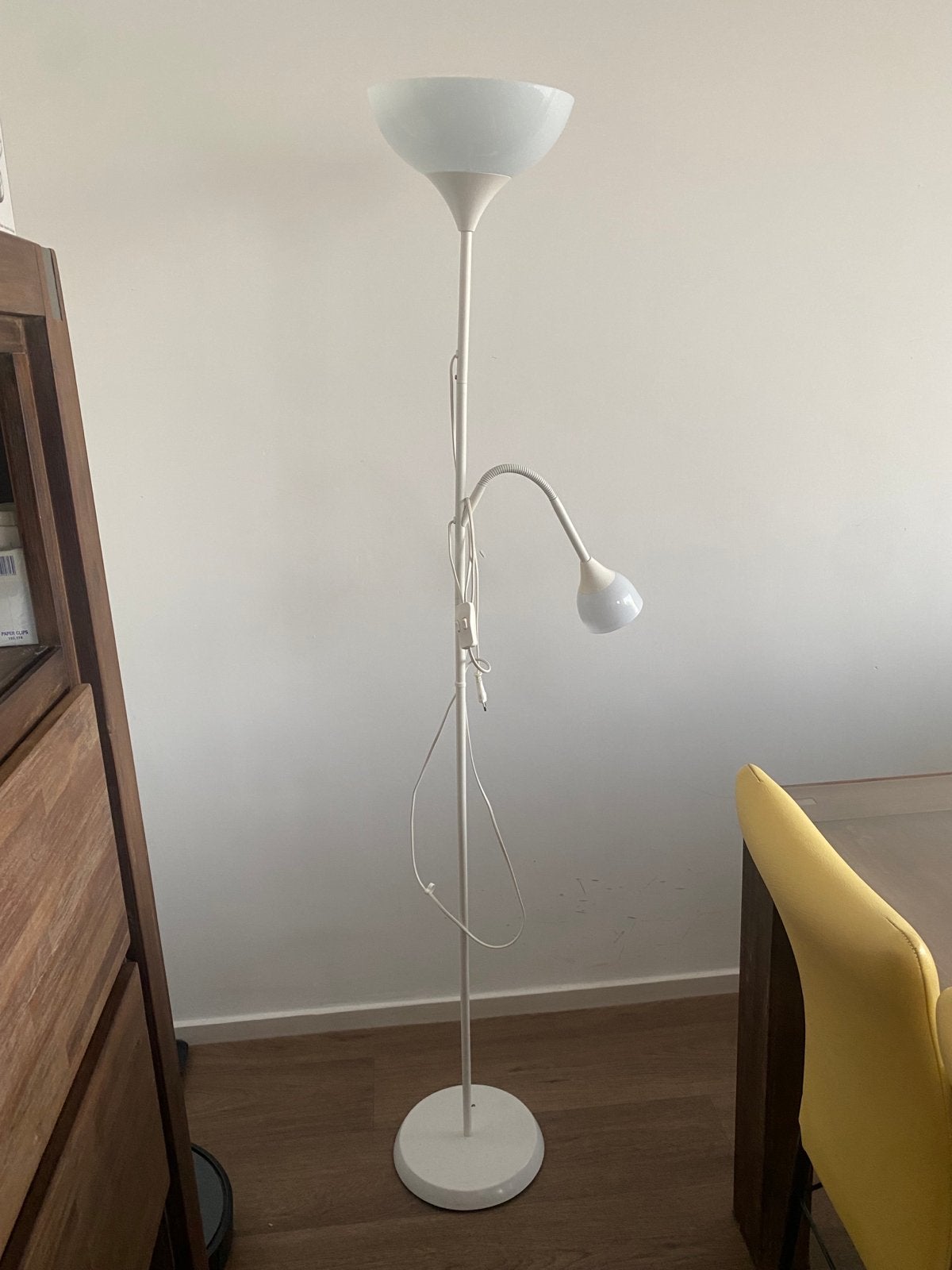 IKEA Staande Lamp met Leeslamp - Wit, Zo goed als nieuw, 200 cm of meer, E14 (klein), Ophalen of Verzenden, Zo goed als nieuw
