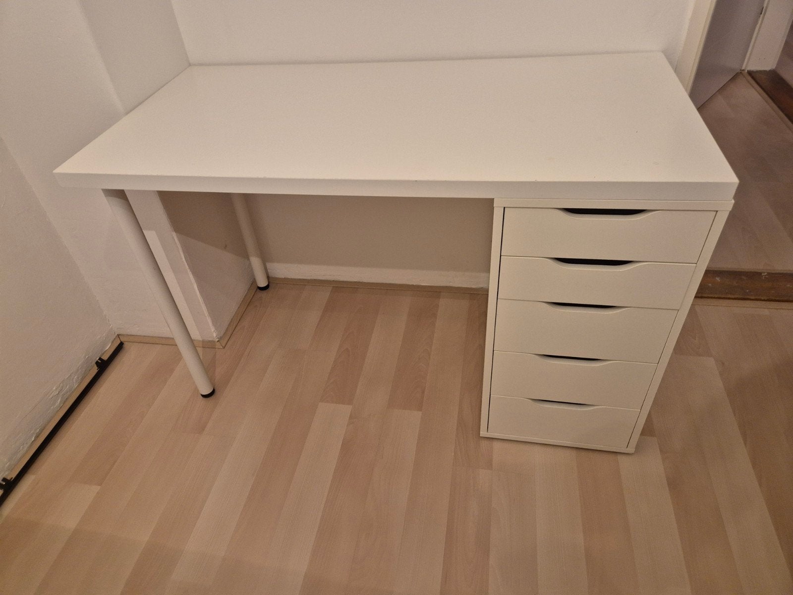 Wit bureau met lades - Ideaal voor thuiswerkplek, Ophalen, Met lades, Gebruikt, Spaanplaat of MDF