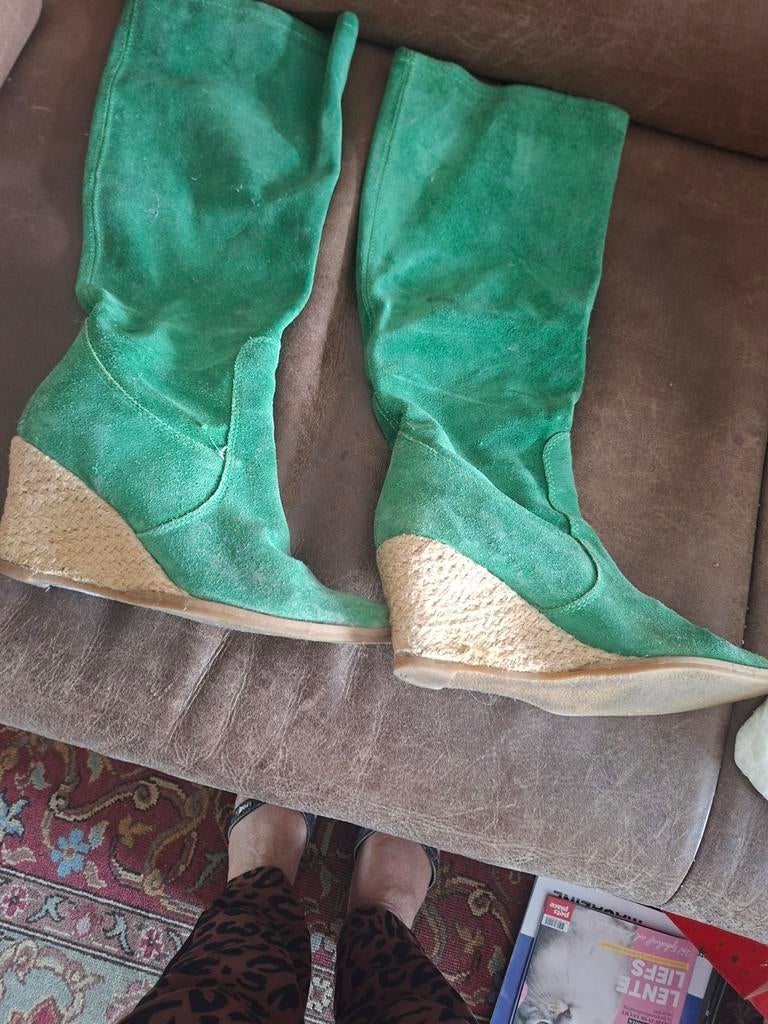 Mintgroene suède laarzen met wedge hak, mt 37, Hoge laarzen, Ophalen of Verzenden, Onbekend, Gedragen