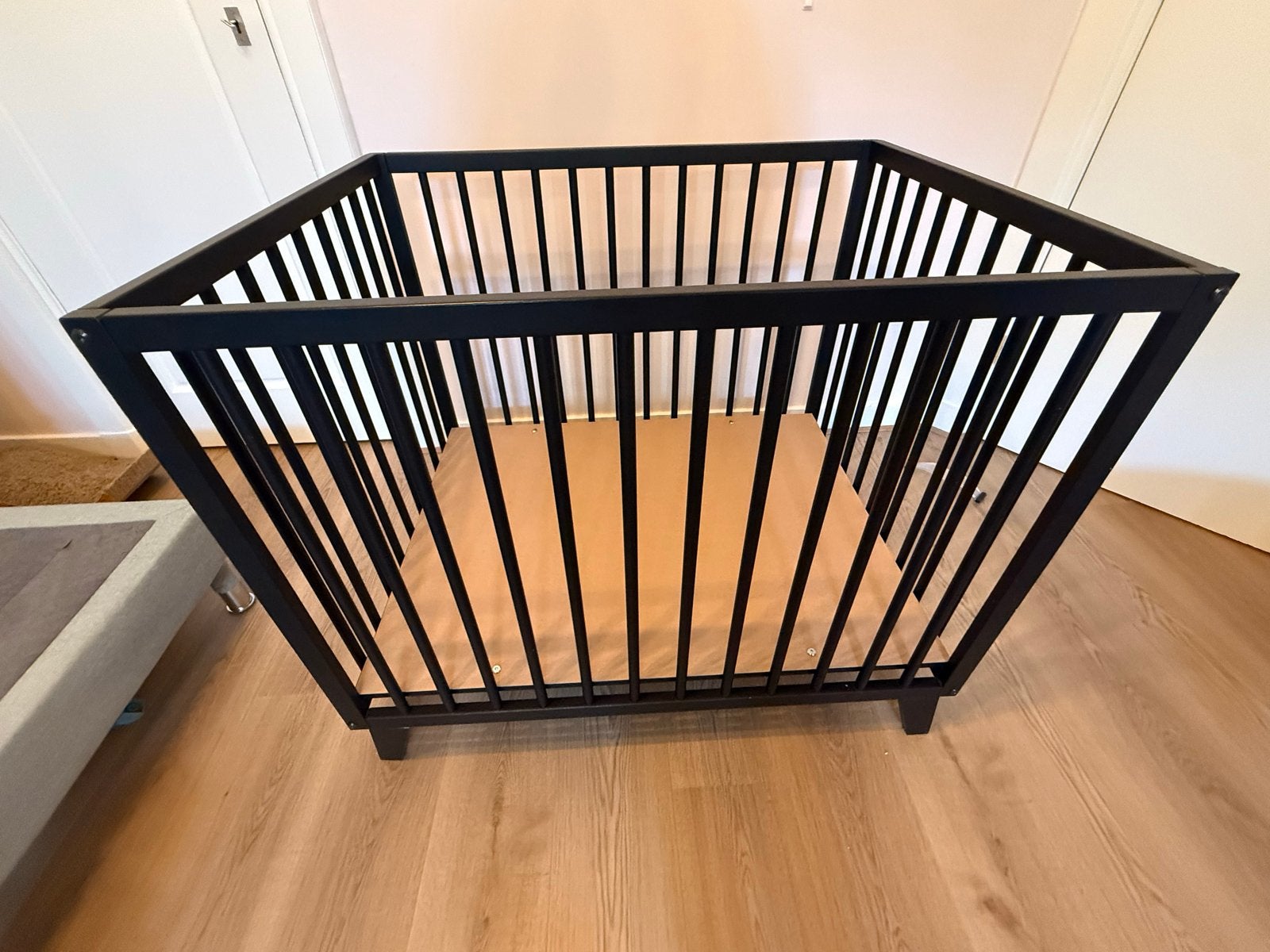 TWF Baby Box Zwart - Ruim en Stevig - Prima staat, Ophalen, Gebruikt, Rechthoekig, In hoogte verstelbaar