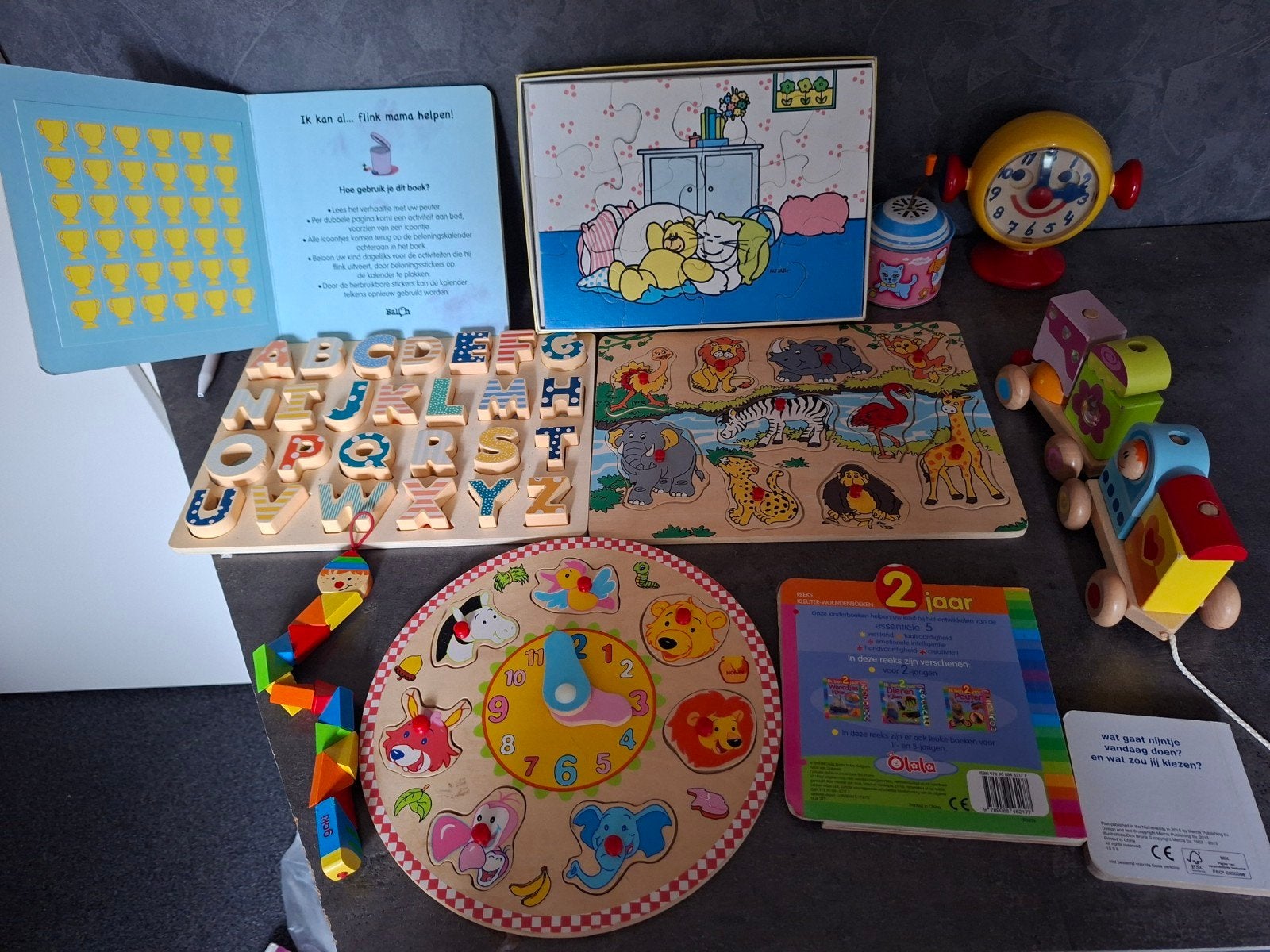 Houten puzzels(3), boekjes en ander speelgoed voor 1-2 jarig, Ophalen of Verzenden, 10 tot 50 stukjes, 6 maanden tot 2 jaar, Van hout
