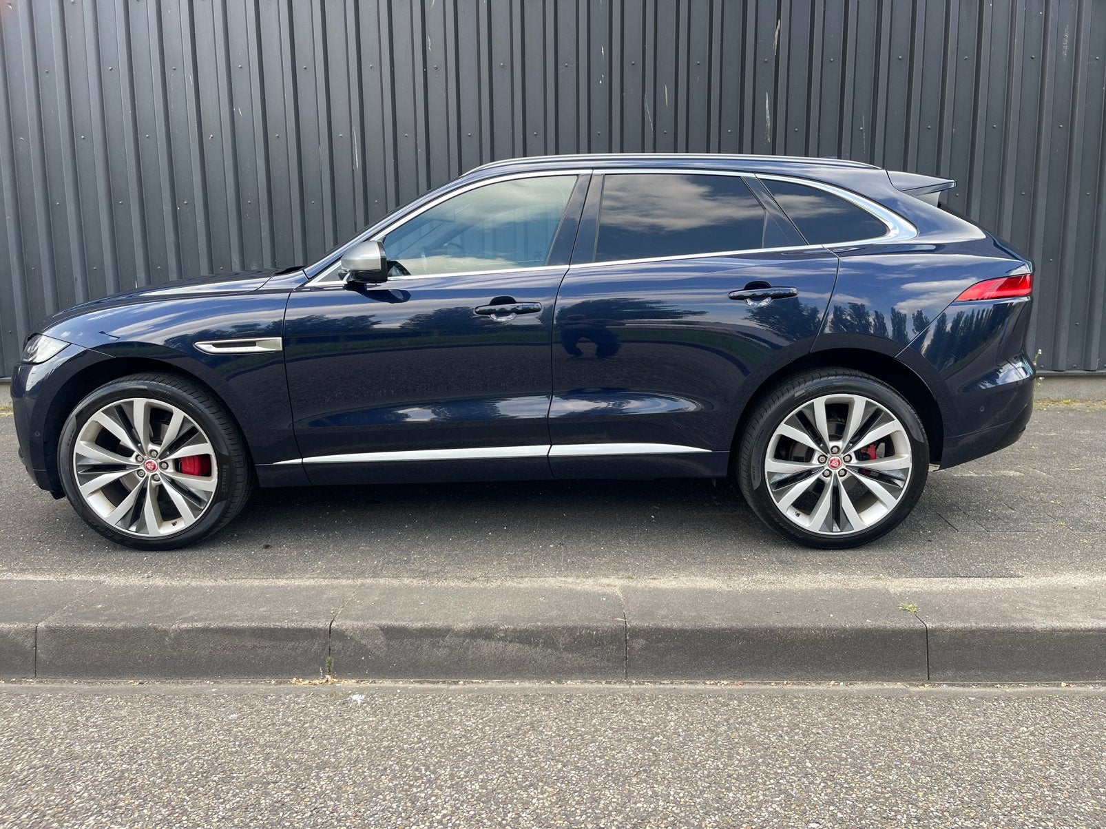 Jaguar F-Pace 30d 3.0 V6 300pk AWD Aut 2017 Blauw, Auto's, Jaguar, Automaat, 2993 cc, Blauw, 226 €/maand