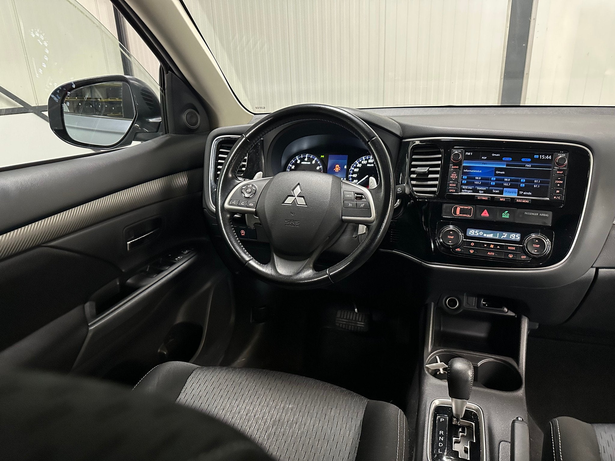 Mitsubishi Outlander 2.0 Aut | Business Edition 7-Pers | Nav, Auto's, 4 cilinders, 7 stoelen, Zilver of Grijs, 1430 kg