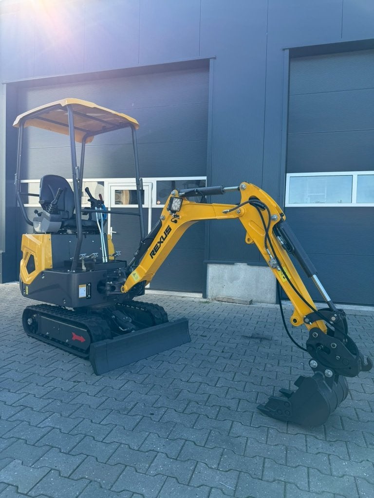 Foto 2 van minigraver rexus 1200KG met kubota dieselmotor