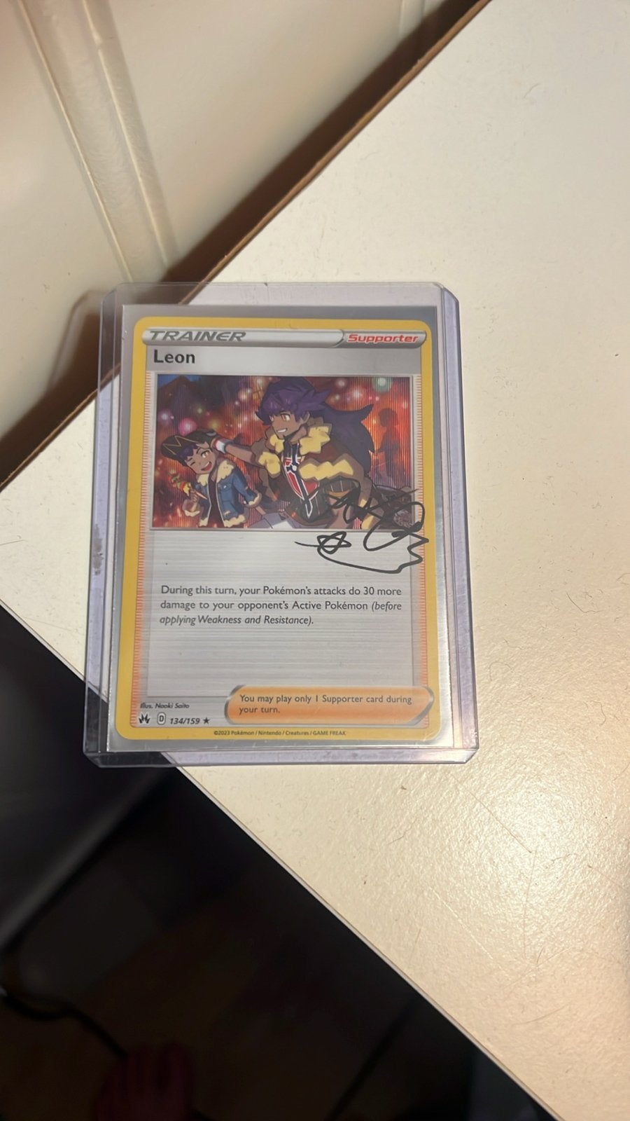 Pokémon Trainer Kaart Leon met Handtekening, Ophalen, Zo goed als nieuw, Losse kaart