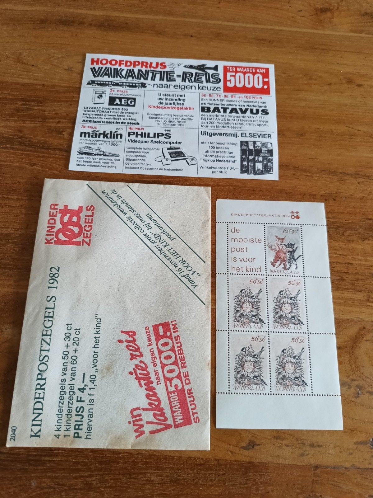 Kinderpostzegels 1982 met actieformulier en folder, Ophalen of Verzenden, Na 1940, Postfris