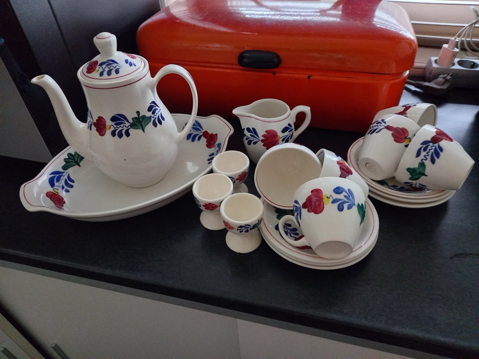 Boerenbont serviesgoed - theepot, kopjes, eierdopjes, Huis en Inrichting, Keuken | Servies, Ophalen, Gebruikt, Keramiek, Landelijk/Boerenbont