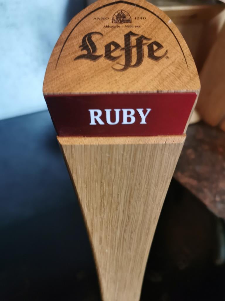 Leffe Ruby taphendel - Uniek verzamelobject, Verzenden, Zo goed als nieuw