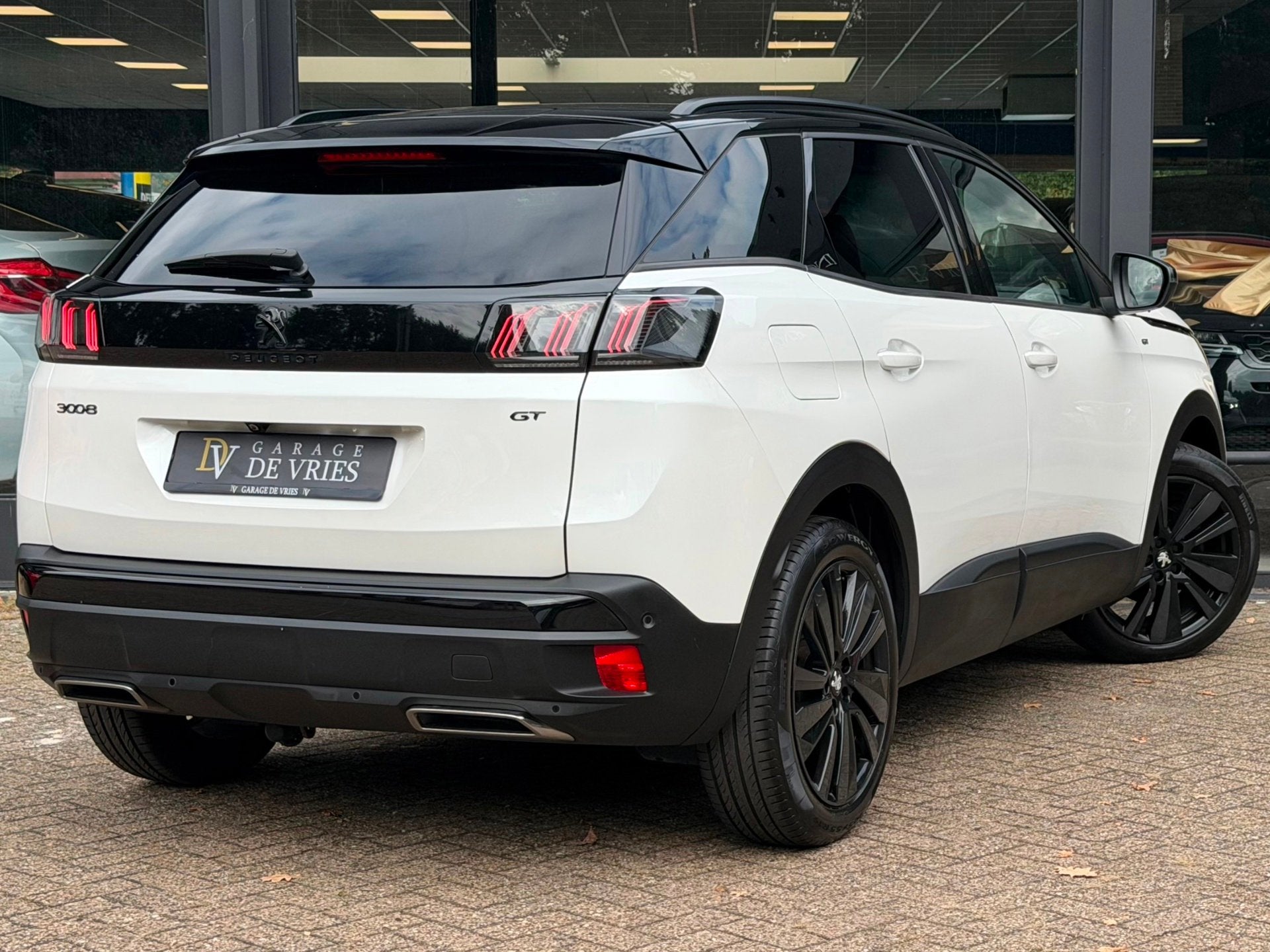 Peugeot 3008 1.6 PureTech GT Aut ACC Massage Focal Audio Cam, Auto's, Dealer onderhouden, Gebruikt, 1295 kg, 4 cilinders