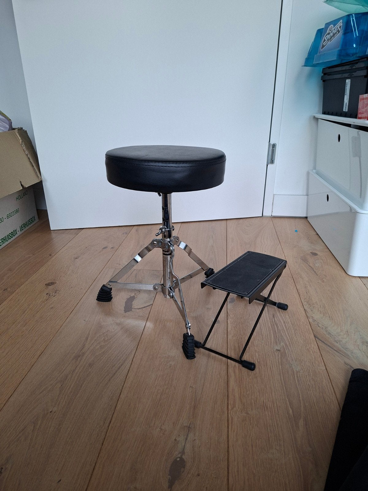 Gitaarkrukje kind met voetsteun, Muziek en Instrumenten, Ophalen of Verzenden, Zo goed als nieuw, Instrumentstandaard, Gitaar