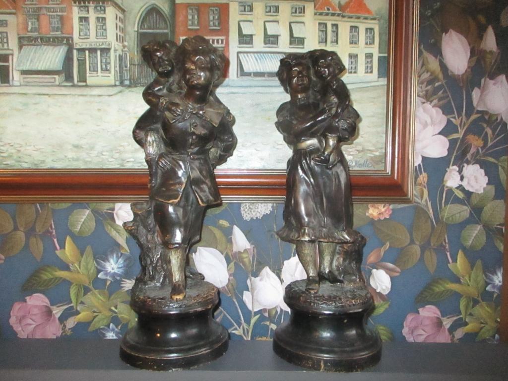 Twee  Beelden nog heel mooi / 35 cm hoog ., Verzamelen, Beelden en Beeldjes, Ophalen of Verzenden, Zo goed als nieuw