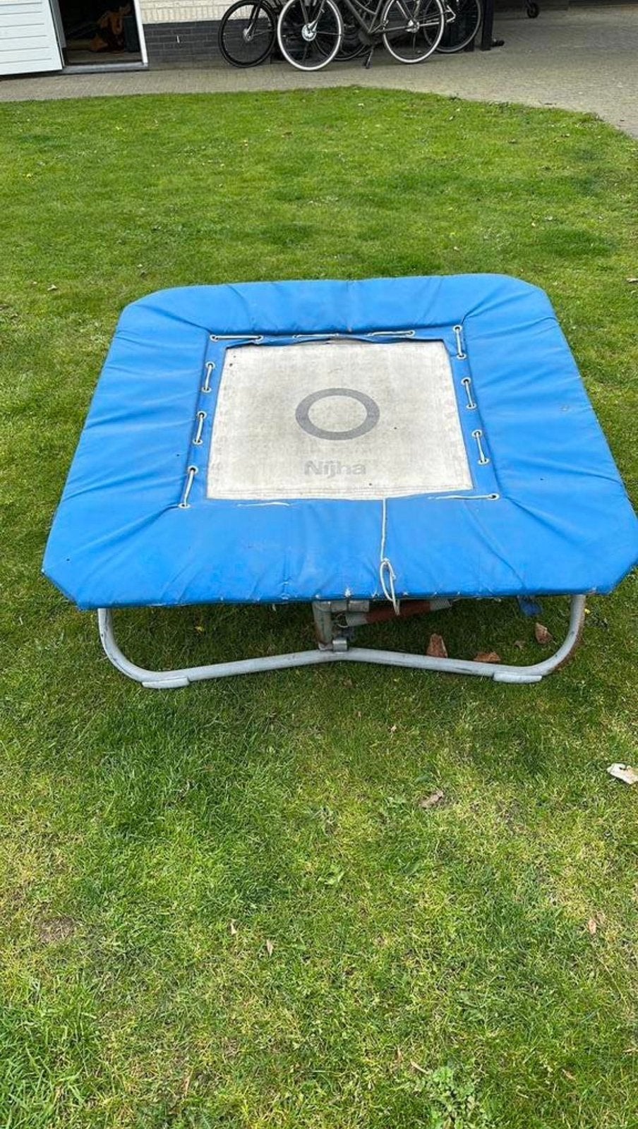 Nijha turntrampoline, Ophalen, Gebruikt