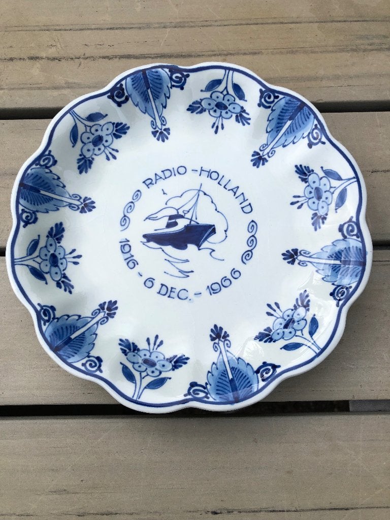 Delfts Blauw Gedenkbord Radio Holland 1916-1966, Ophalen, Zo goed als nieuw, Motorboot of Zeilboot, Gebruiksvoorwerp