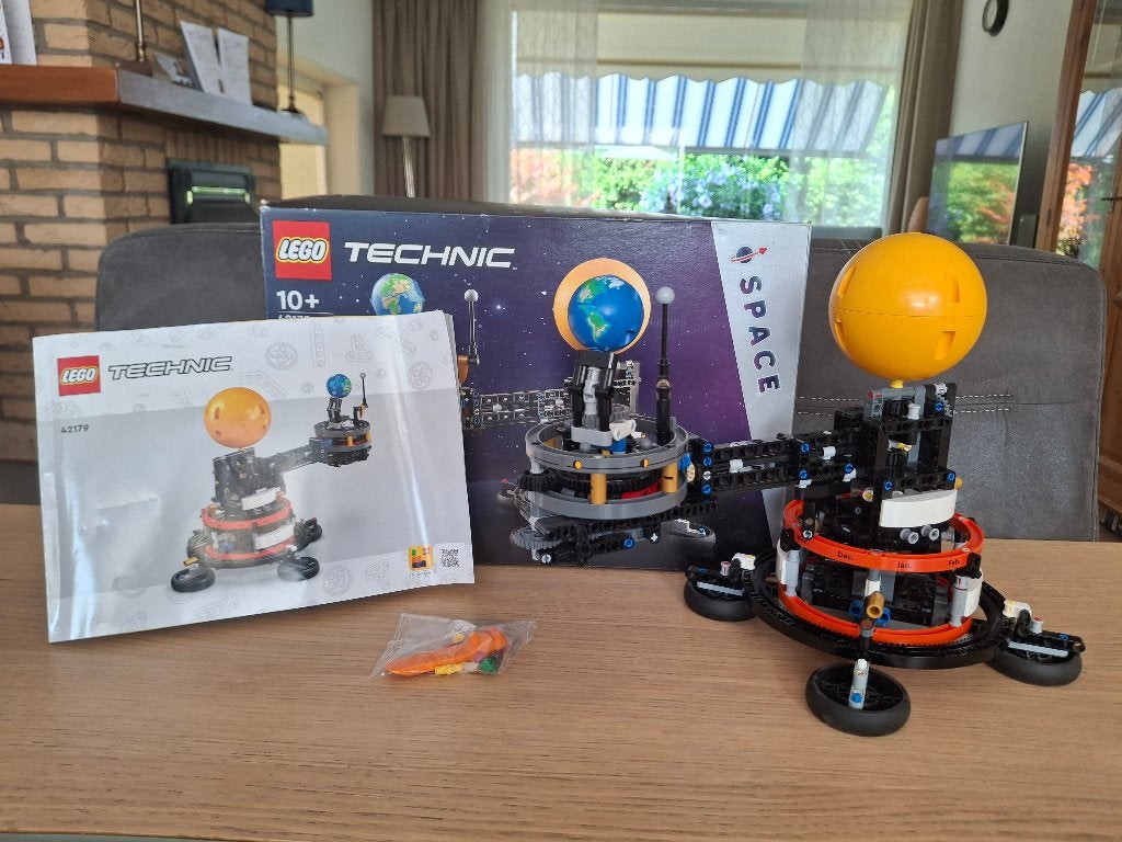 Lego Technic 42179 De aarde en maan in beweging, Compleet, Gebruikt, Lego, Ophalen of Verzenden