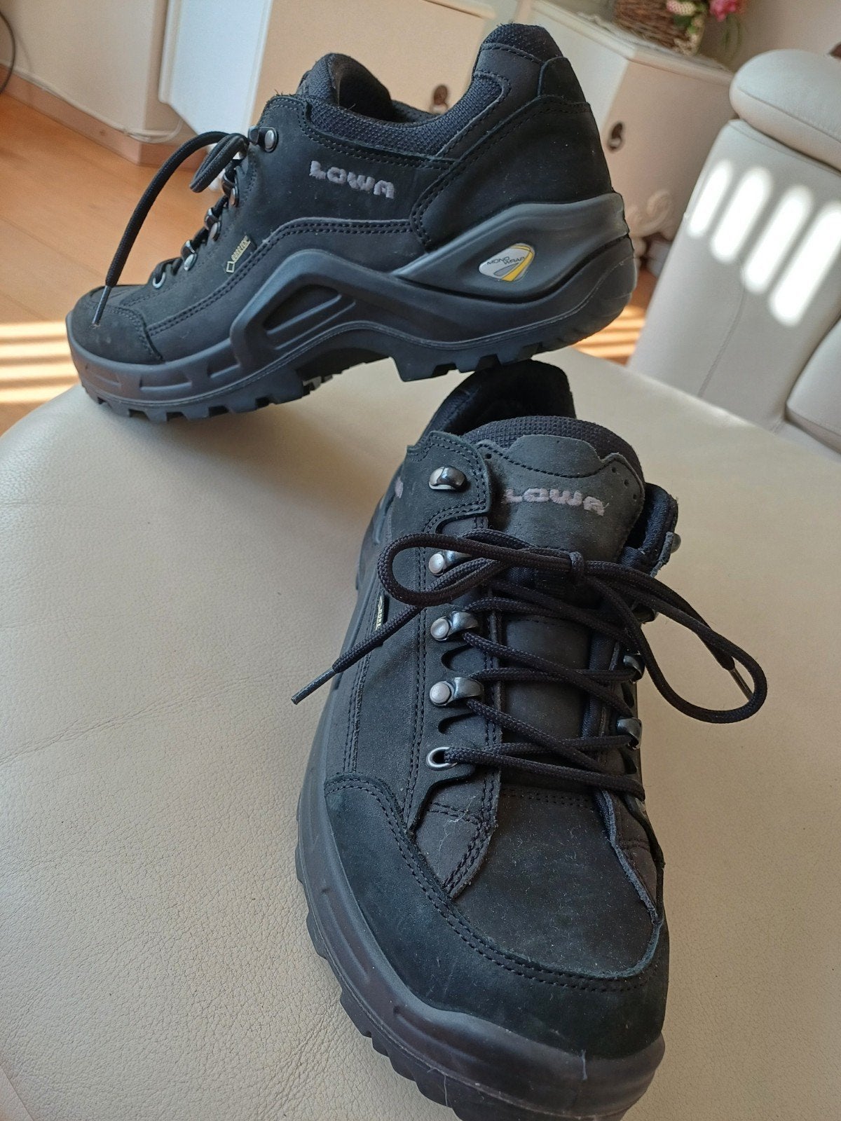Lowa  schoenen , super mooi ,maat 43.5 ., Sport en Fitness, Ophalen of Verzenden, Nieuw, Schoenen