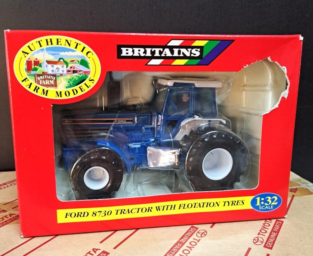Britains 9442 Ford 8730 brede banden 1:32 Tractor in doos, Hobby en Vrije tijd, Ophalen of Verzenden, Nieuw, Tractor of Landbouw
