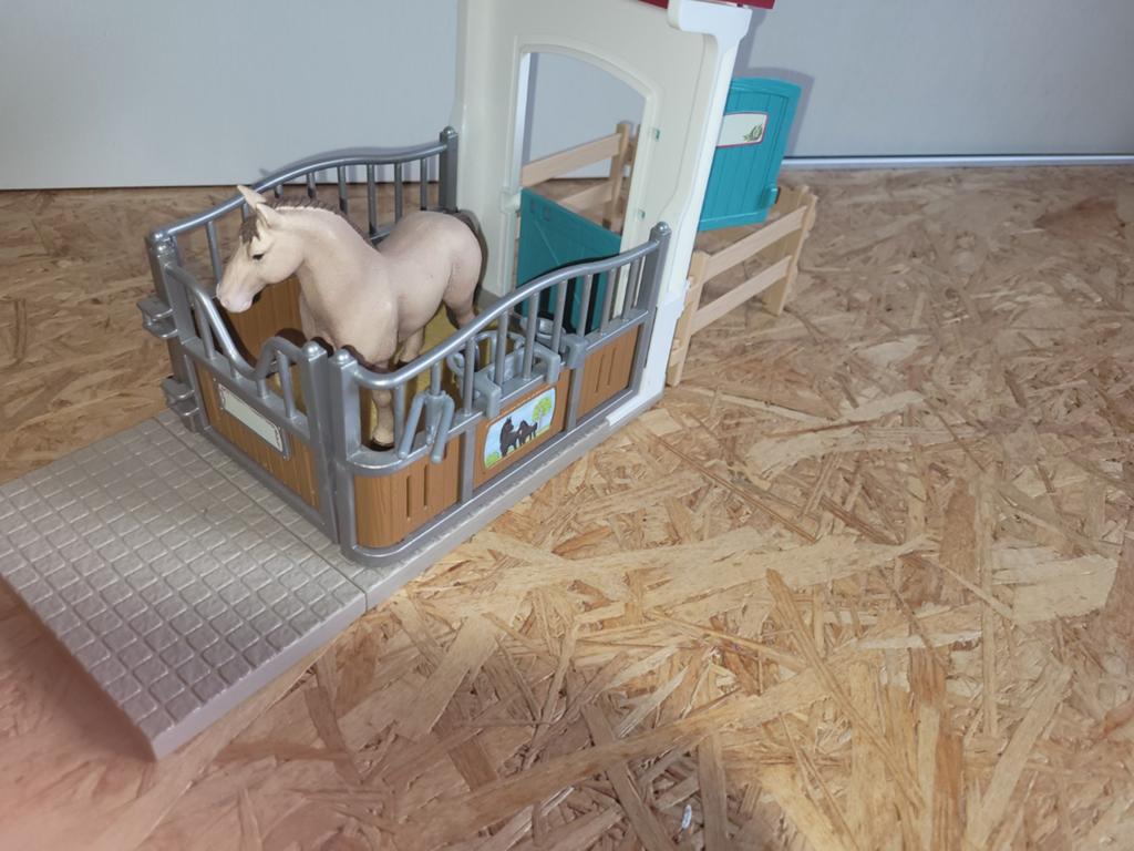 Schleich Horse Club paardenbox 42569, Ophalen of Verzenden, Zo goed als nieuw