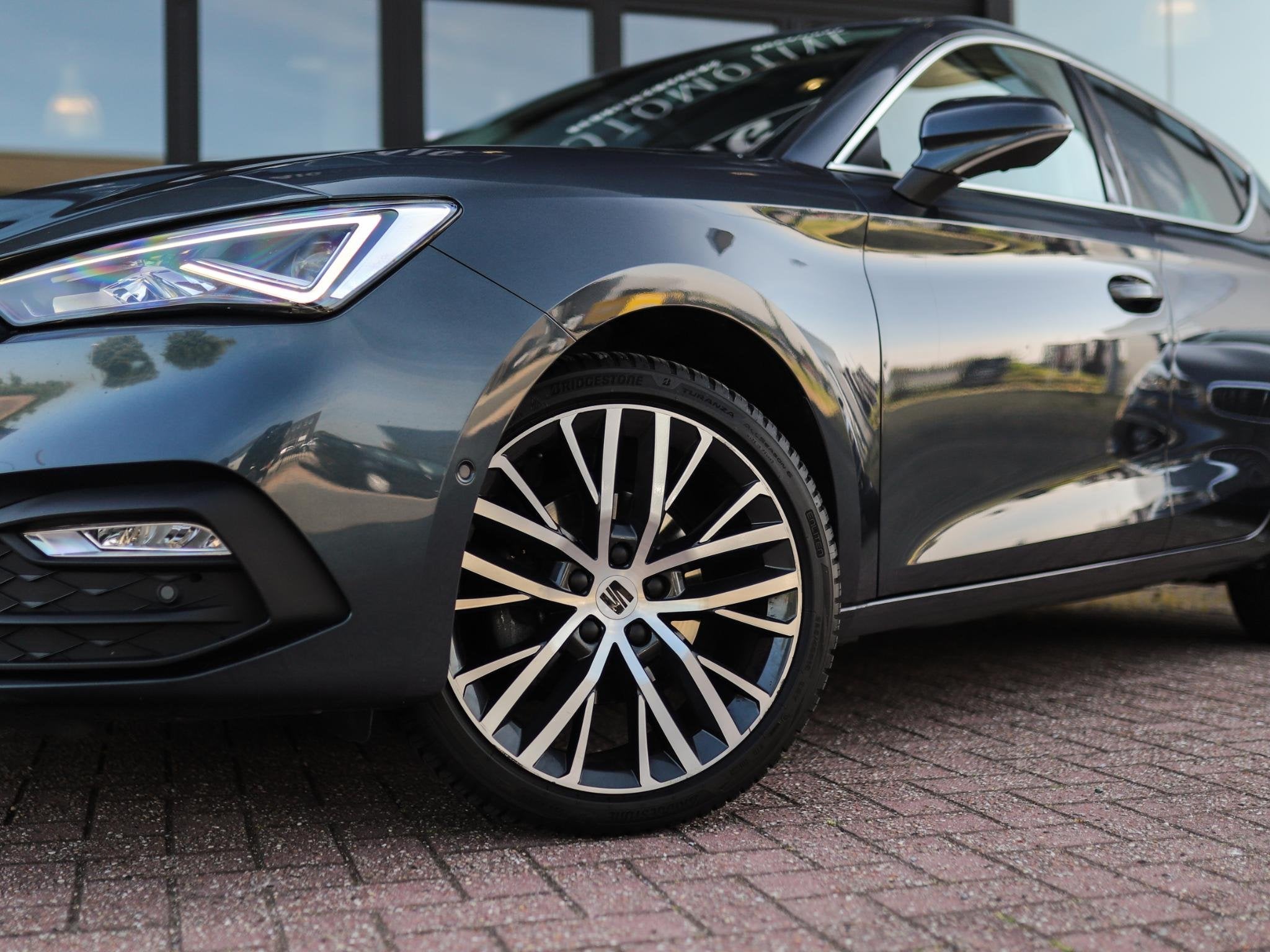 SEAT Leon 1.5 TSI Xcellence | BTW | ACC | Stuur/Stoelverw. |, Voorwielaandrijving, Stof, Euro 6, 4 cilinders
