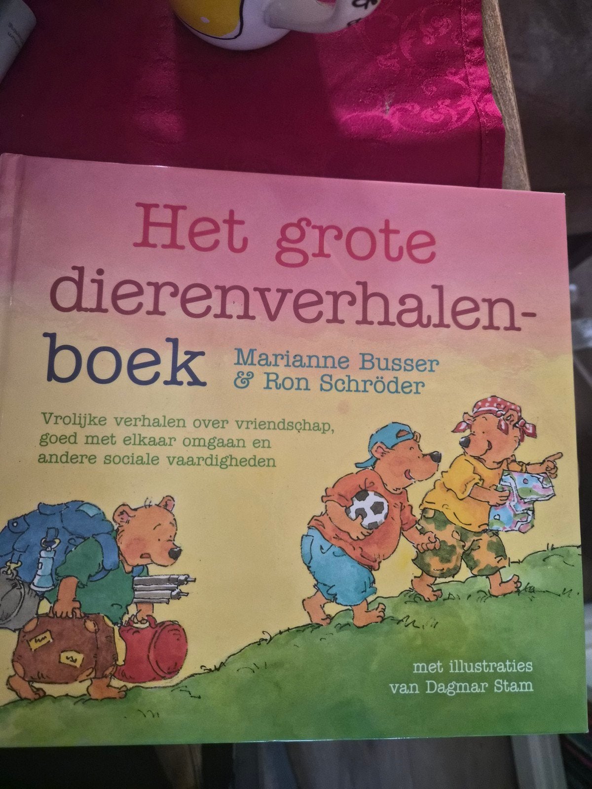 Het Grote Dierenverhalenboek - Marianne Busser & Ron Schröde, Boeken, Ophalen of Verzenden, Zo goed als nieuw, Marianne Busser & Ron Schröder