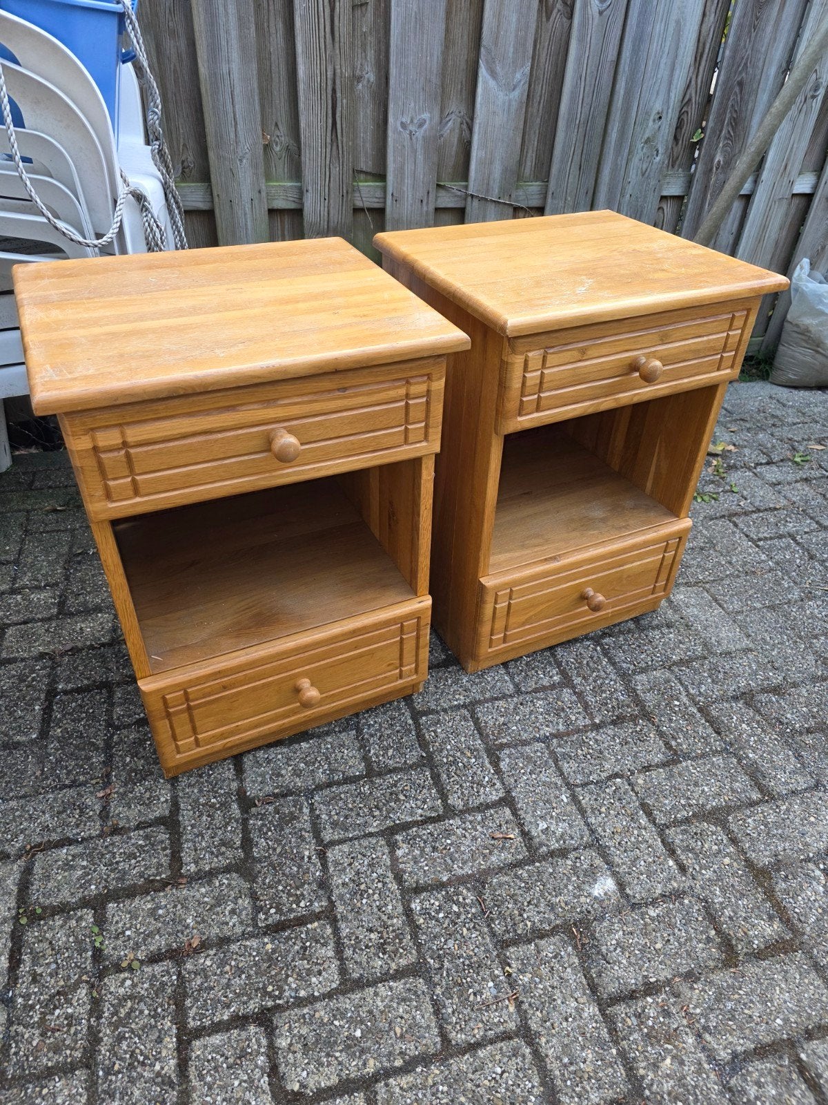 Set van 2 houten nachtkastjes met lichte beschadiging, Huis en Inrichting, Ophalen, Gebruikt, 55 tot 70 cm, 45 tot 65 cm