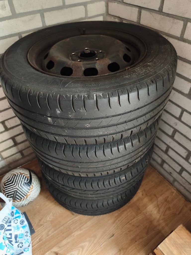 velgen met banden    Ford C max, Auto-onderdelen, Banden en Velgen, Ophalen, Gebruikt, 15 inch, Velg(en)