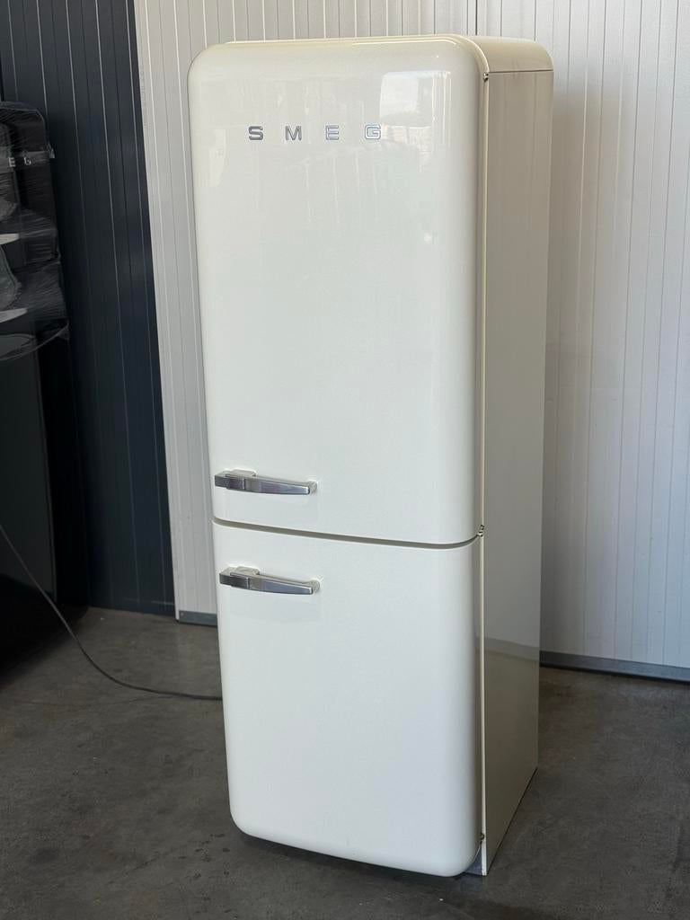 Smeg Koelkast met Vriezer - Crème Retro Design, Witgoed en Apparatuur, Bella, 200 liter of meer, 60 cm of meer, Met aparte vriezer