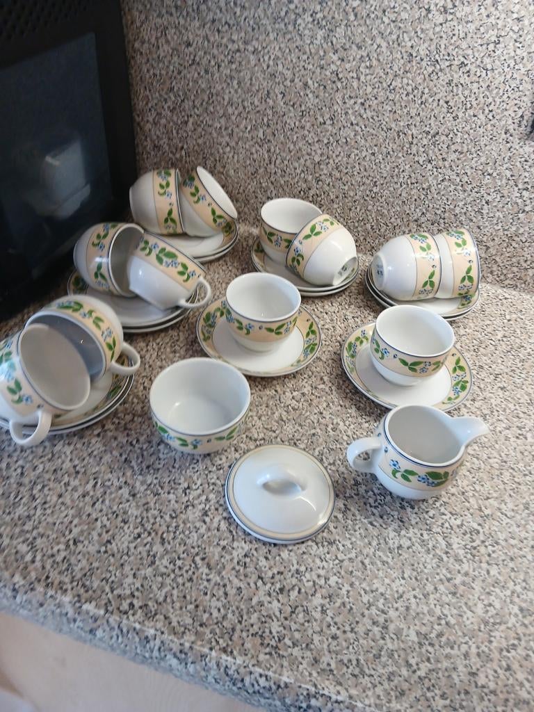 Bel Air  Koffiekopjes, Ophalen, Zo goed als nieuw, Porselein, Kop en/of schotel