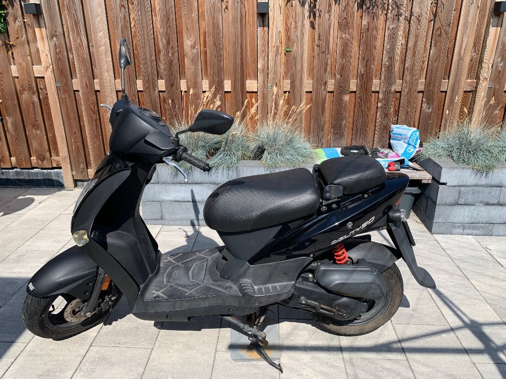 Kymco Agility 50 bouwjaar 2016, Fietsen en Brommers, Scooters | Kymco, Ophalen, Gebruikt, Maximaal 45 km/u, 50 cc
