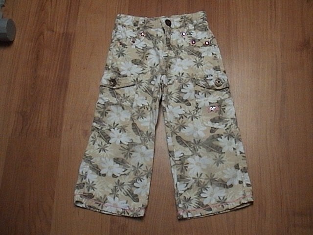 Barbara Farber BF beige lange broek met bloemen maat 122, Broek, Gebruikt, Meisje, Ophalen of Verzenden