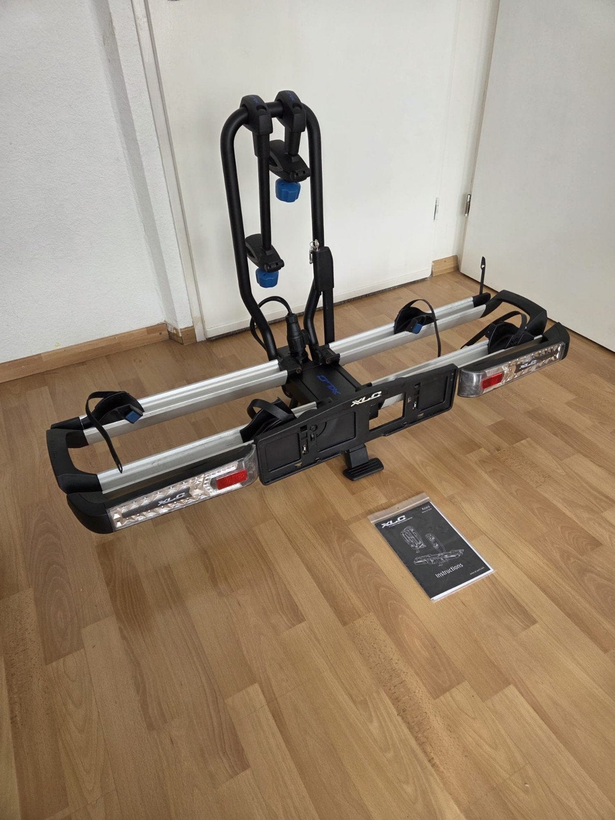 XLC Azura Xtra LED fietsendrager - Opvouwbaar, Auto diversen, Ophalen, Zo goed als nieuw, Trekhaakdrager