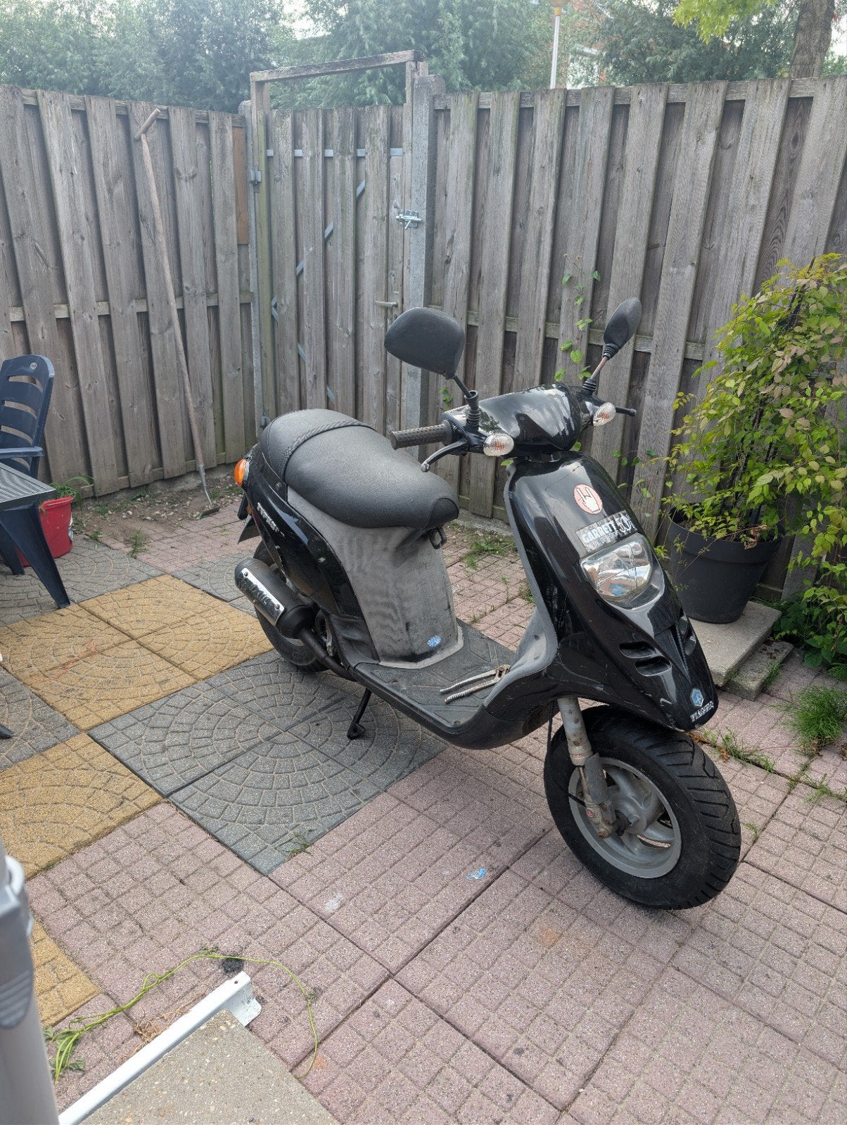 Piaggio Typhoon 50cc – Opknapper

Te koop: Piaggio Typhoon 5, Ophalen, Gebruikt, Benzine, Overige modellen