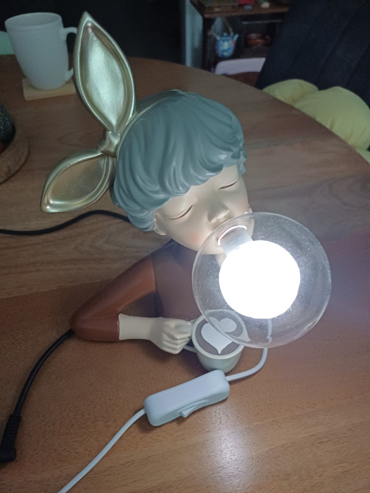 Sfeerlamp Vrouw die Koffie Drinkt - ZGAN, Huis en Inrichting, Meerkleurig, Ophalen of Verzenden, Met stekker, Modern