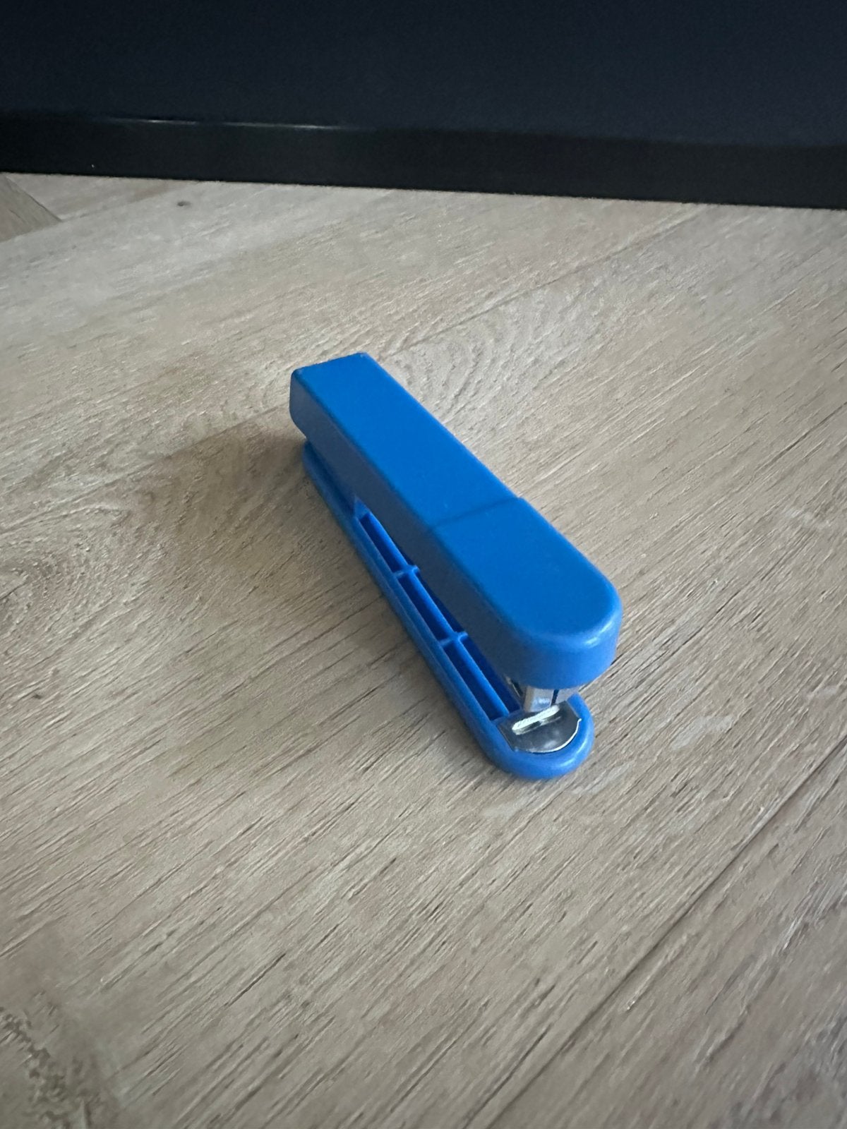 Blauwe nietmachine, Diversen, Ophalen of Verzenden, Gebruikt