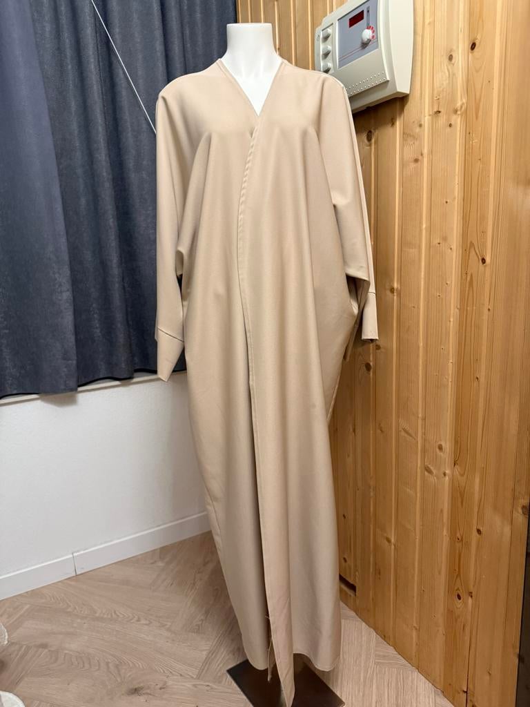 Abaya oversized, Ophalen of Verzenden, Zo goed als nieuw, Maat 38/40 (M), Beige