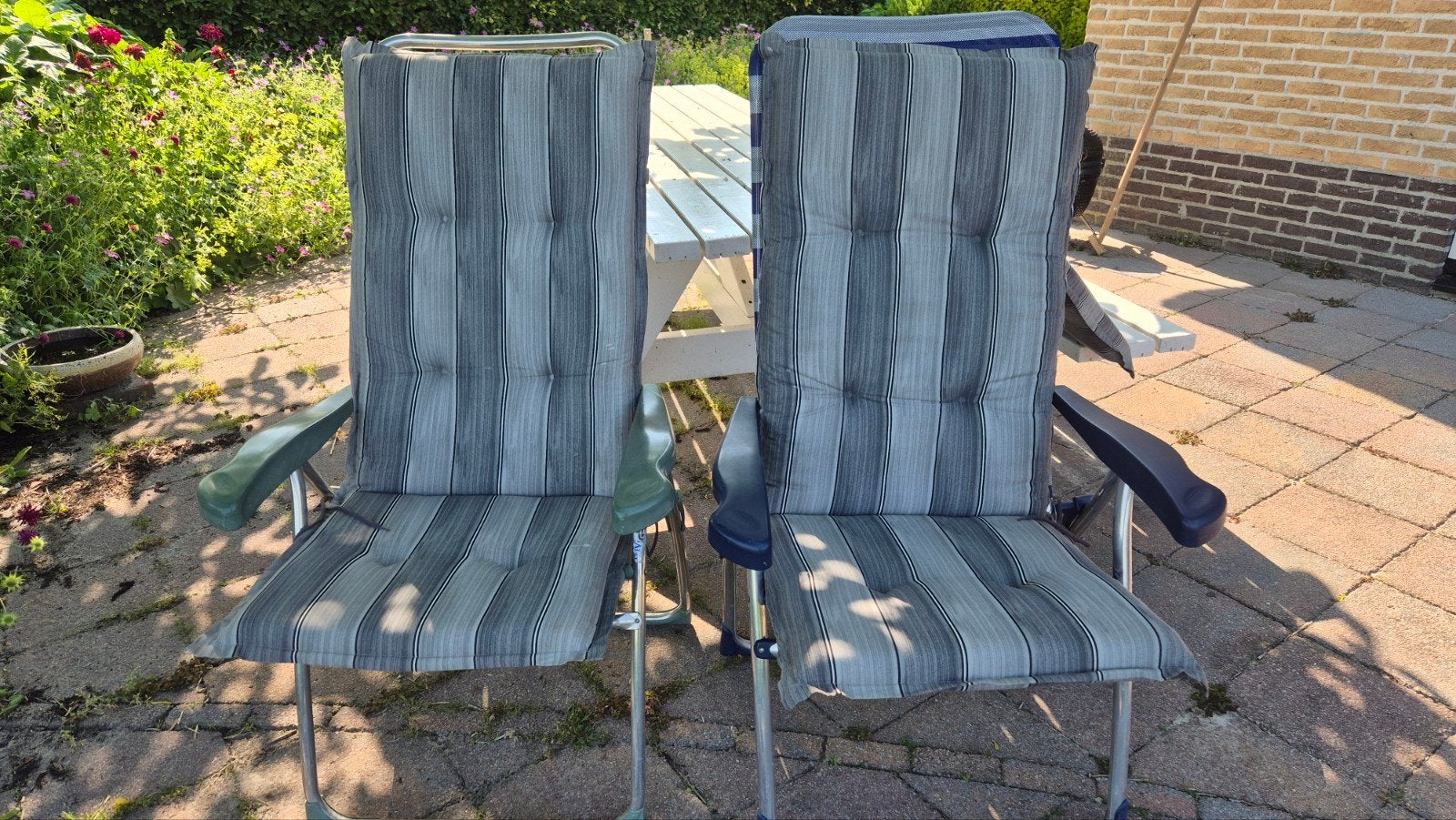 Twee gestreepte tuinkussens (zonder stoel), Tuin en Terras, Ophalen of Verzenden, Gebruikt